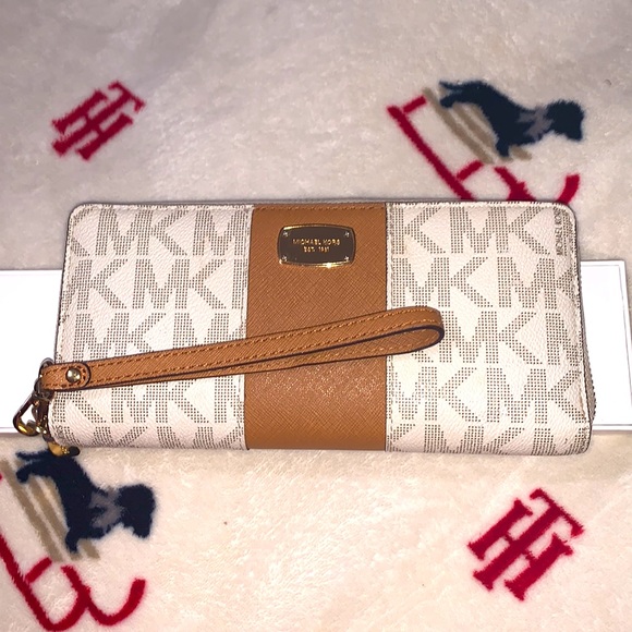 Michael Kors wallet - Picture 2 of 6